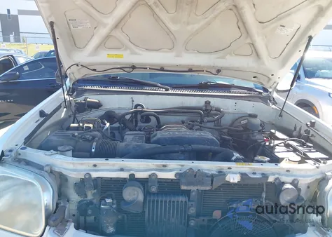 2005 Toyota Sequoia Sr5 V8 from USA, damaged, VIN 5TDZT34A55S261017